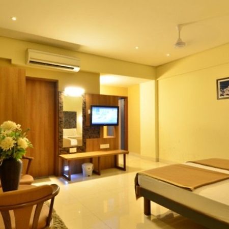 Hotel Tiranga Residency 浦那 外观 照片